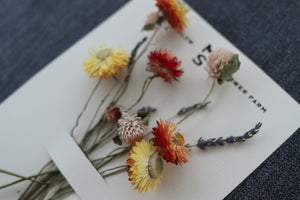 Dried Petite Bouquet Card