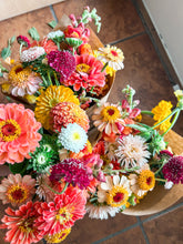 Load image into Gallery viewer, 8 Bouquet Flower Subscription
