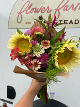 Load image into Gallery viewer, 5 Bouquet Flower Subscription (2026)
