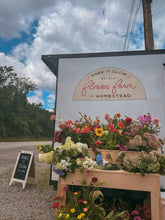 Load image into Gallery viewer, BYO Homecoming Flowers Event - Highlands HS - Oct 18
