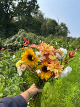 Load image into Gallery viewer, Biweekly Bouquet Flower Subscription (2026)
