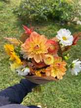 Load image into Gallery viewer, 5 Bouquet Flower Subscription (2026)
