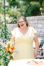 Load image into Gallery viewer, Homecoming Flowers - October 11
