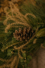 Load image into Gallery viewer, Winter Wreath Workshop ❄️ By the Lake
